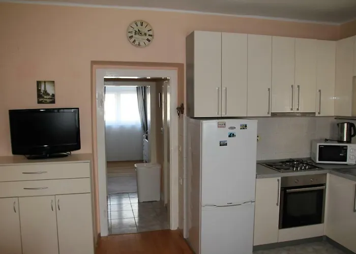 Apartment Central City Макарська