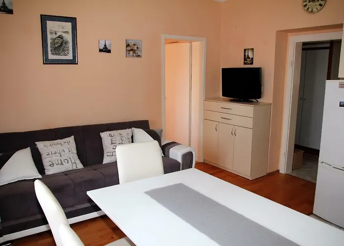 Apartment Apartment Central City