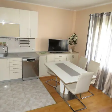Apartment Apartment Central City Makarska
